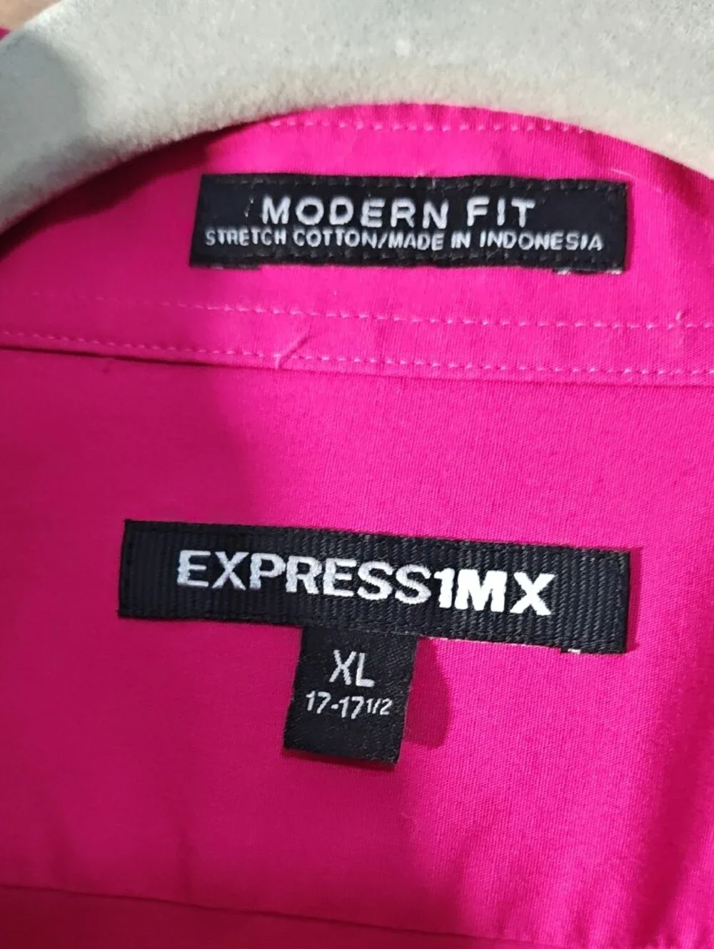Express Men’s Pink Lightweight Button-Up Shirt